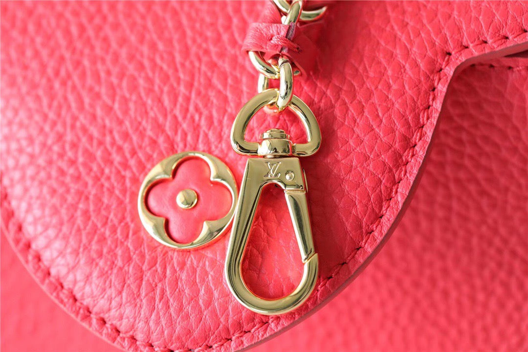 Top Quality Capucines MM Taurillon Red For Women, Womens Bags, Shoulder And Crossbody Bags 12.4in/31.5cm Top Quality 