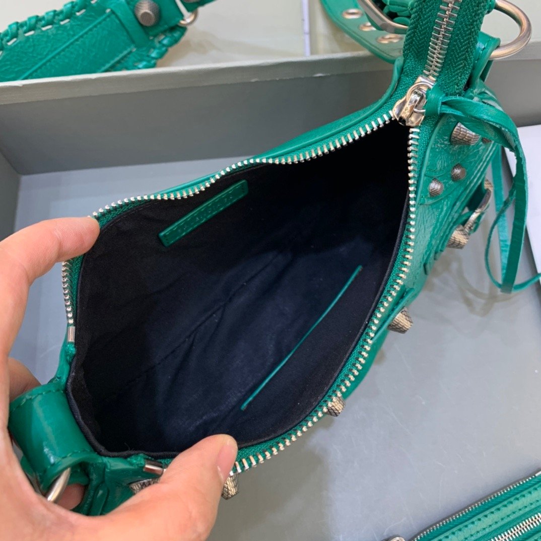 Top Quality Le Cagole XS Shoulder Bag In Green, For Women,  Bags 10.2in/26cm
