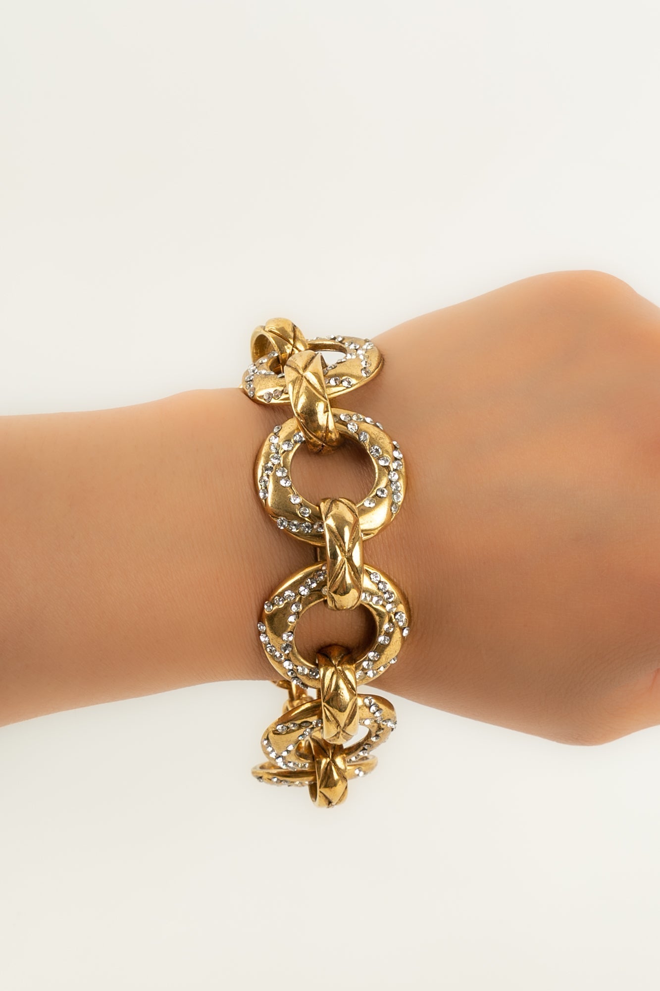 Bracelet doré Chanel