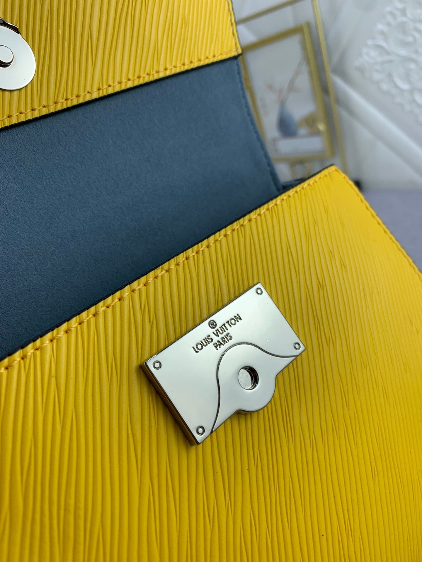 New 1:1 rep Lux Bags LUV 889