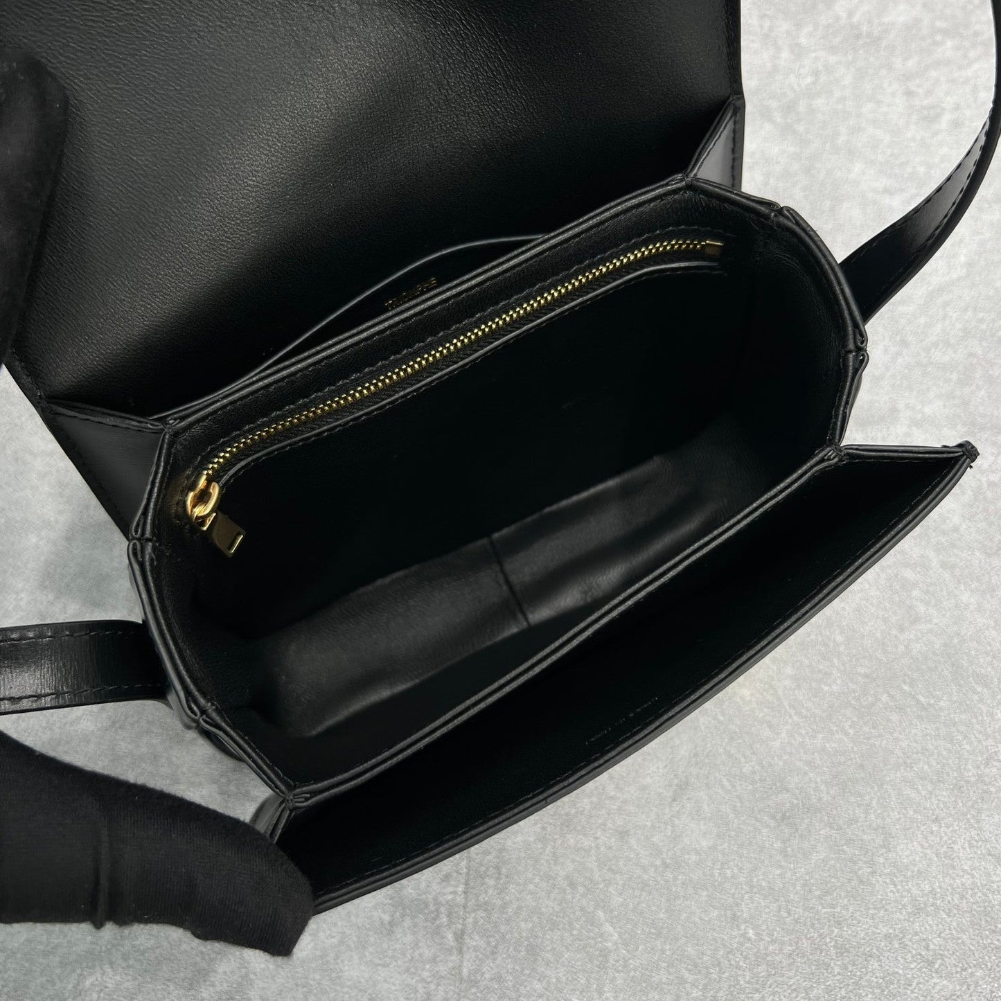 Top Quality Classique Cuir Triomphe Bag Black For Women 9in/22cm 