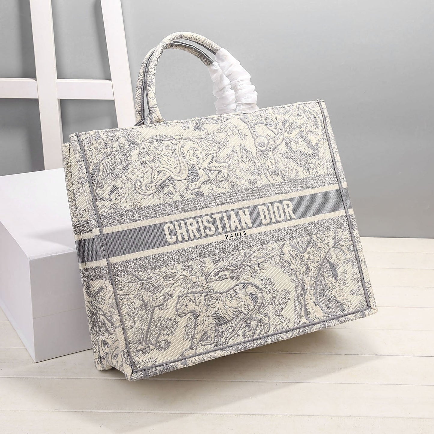 Top Quality MeTop Qualityum Book Tote Bag By Maria Grazia Chiuri Grey For Women 14in/36cm CD M1296ZTDT_M932