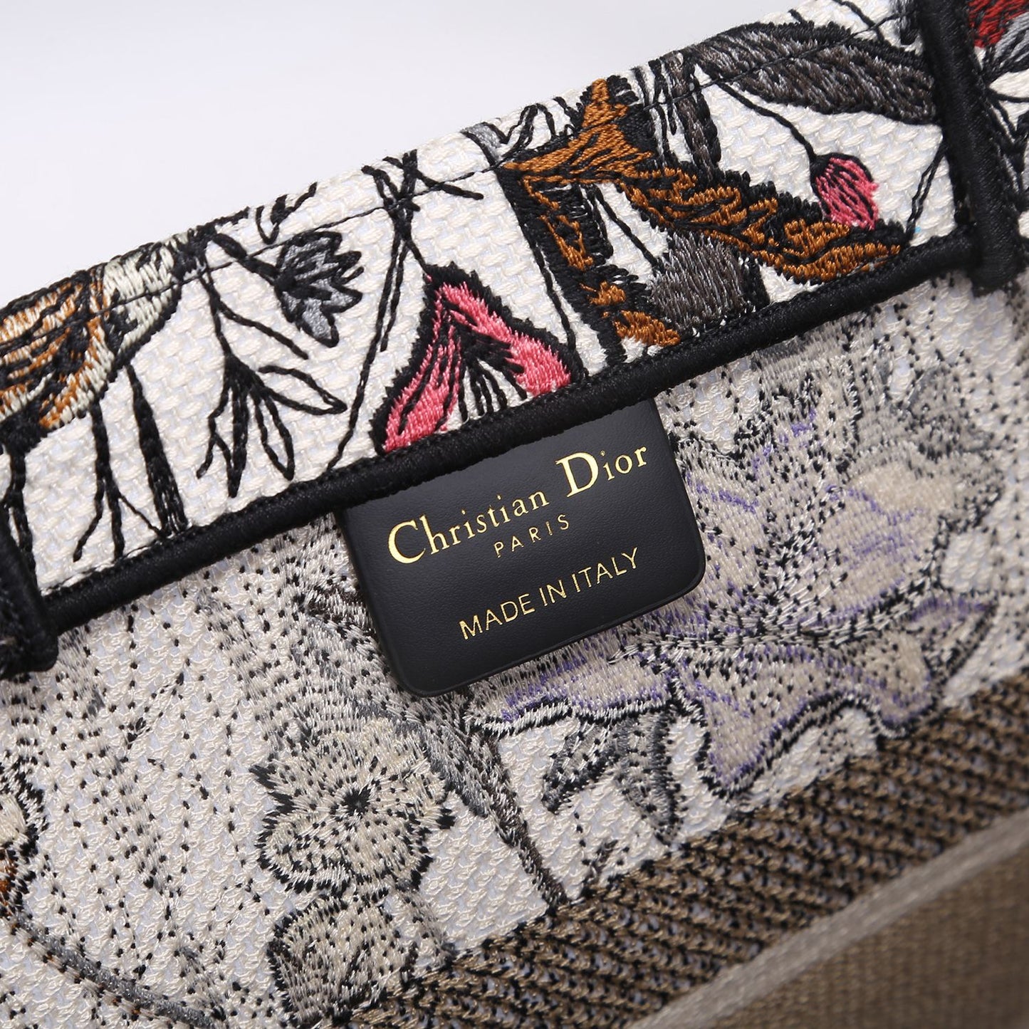 Top Quality MeTop Qualityum Book Tote Bag By Maria Grazia Chiuri For Women 14in/36cm CD