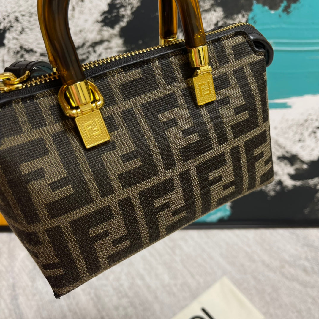 EN - New 1:1 rep Lux Bags FEI 262