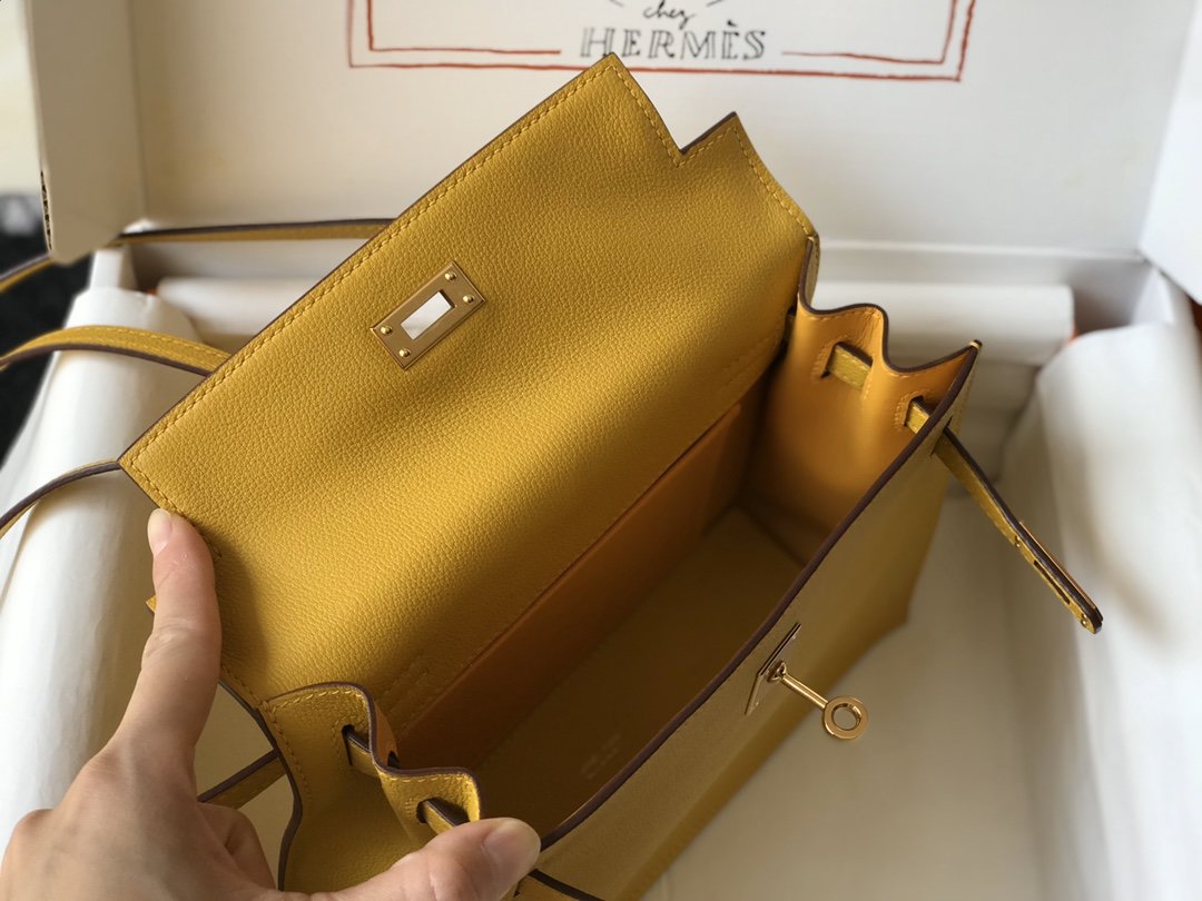 Top Quality Kelly Yellow For Women Gold Toned Hardware 8.7in/22cm