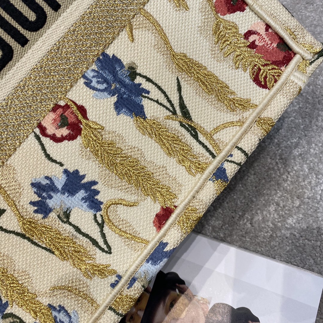Top Quality MeTop Qualityum Book Tote in Hibiscus Metallic Thread Embroidery Bag For Women 14in/36cm CD