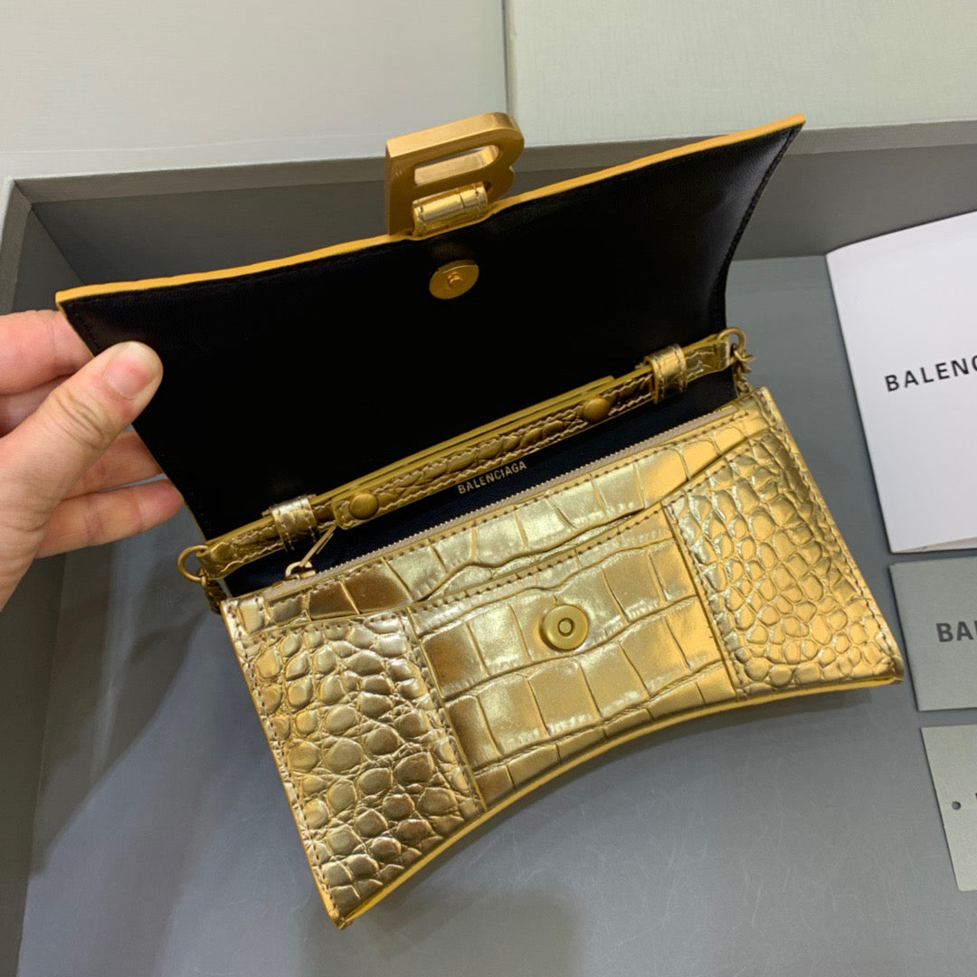 Top Quality Hourglass Wallet On Chain in Gold, For Women,  Bags 7.6in/19cm 6560501S49M8005