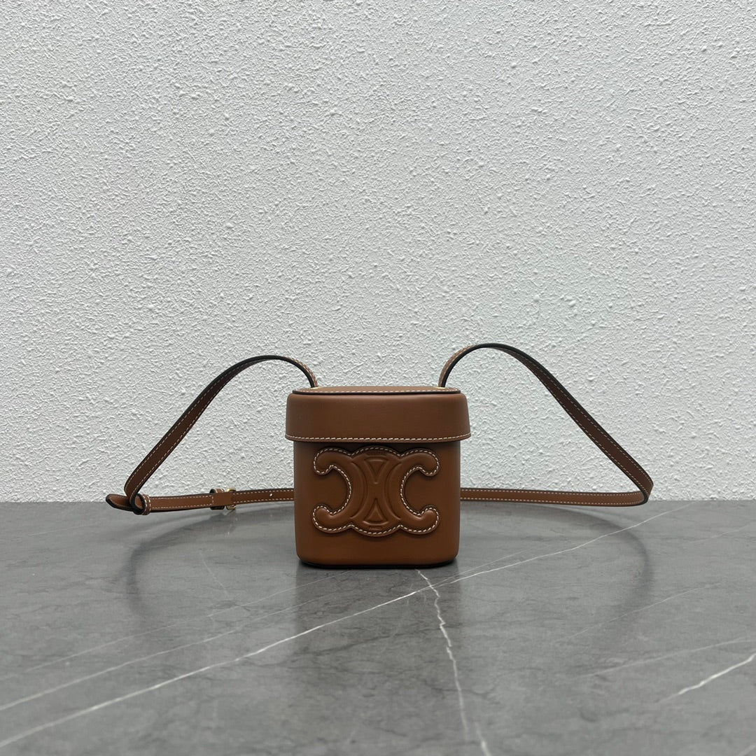 Top Quality Small Box Cuir Triomphe Brown For Women 4in/11cm 199263DU3.04LU