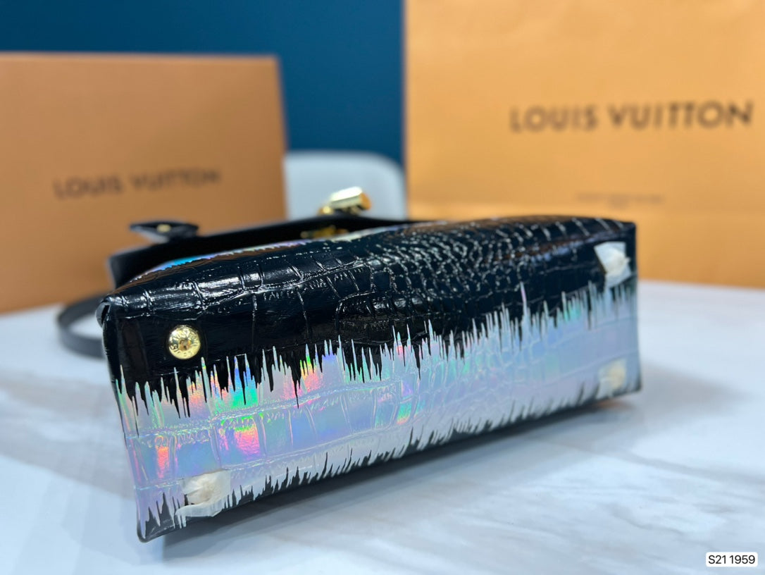 EN - New 1:1 rep Lux Bags LUV 560