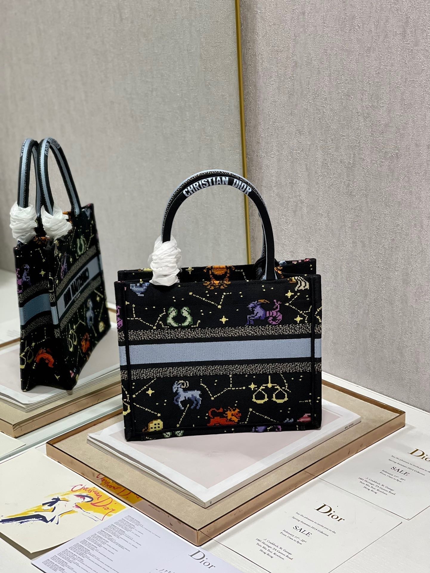 Top Quality Small Book Tote Black, For Women, Womens Handbags 26.5cm/10.5in CD
