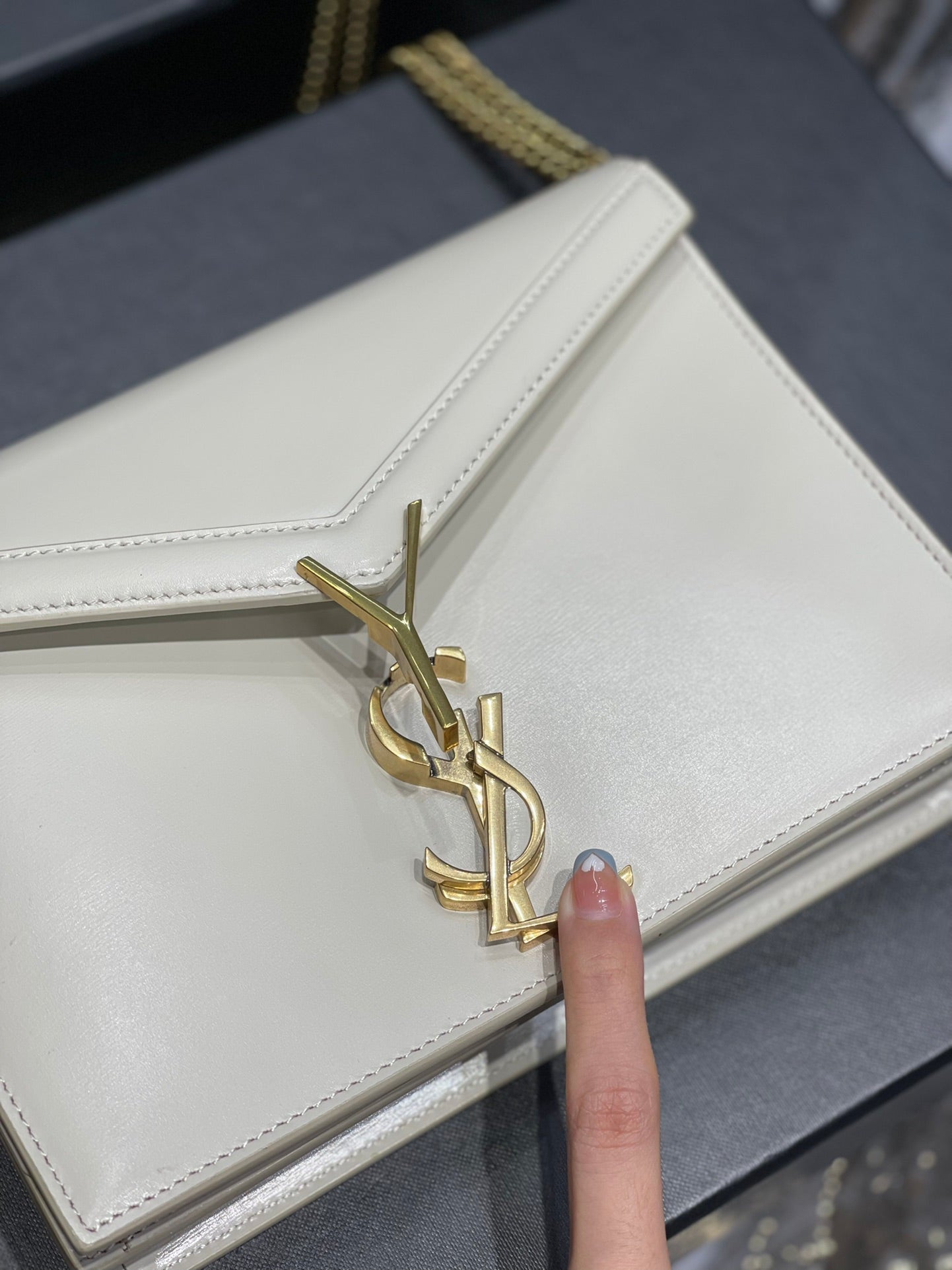 YSSL Cassandra Medium Chain Bag White In Grain De Poudre Embossed For Women 8in/22cm YSL 532750BOW0W9207