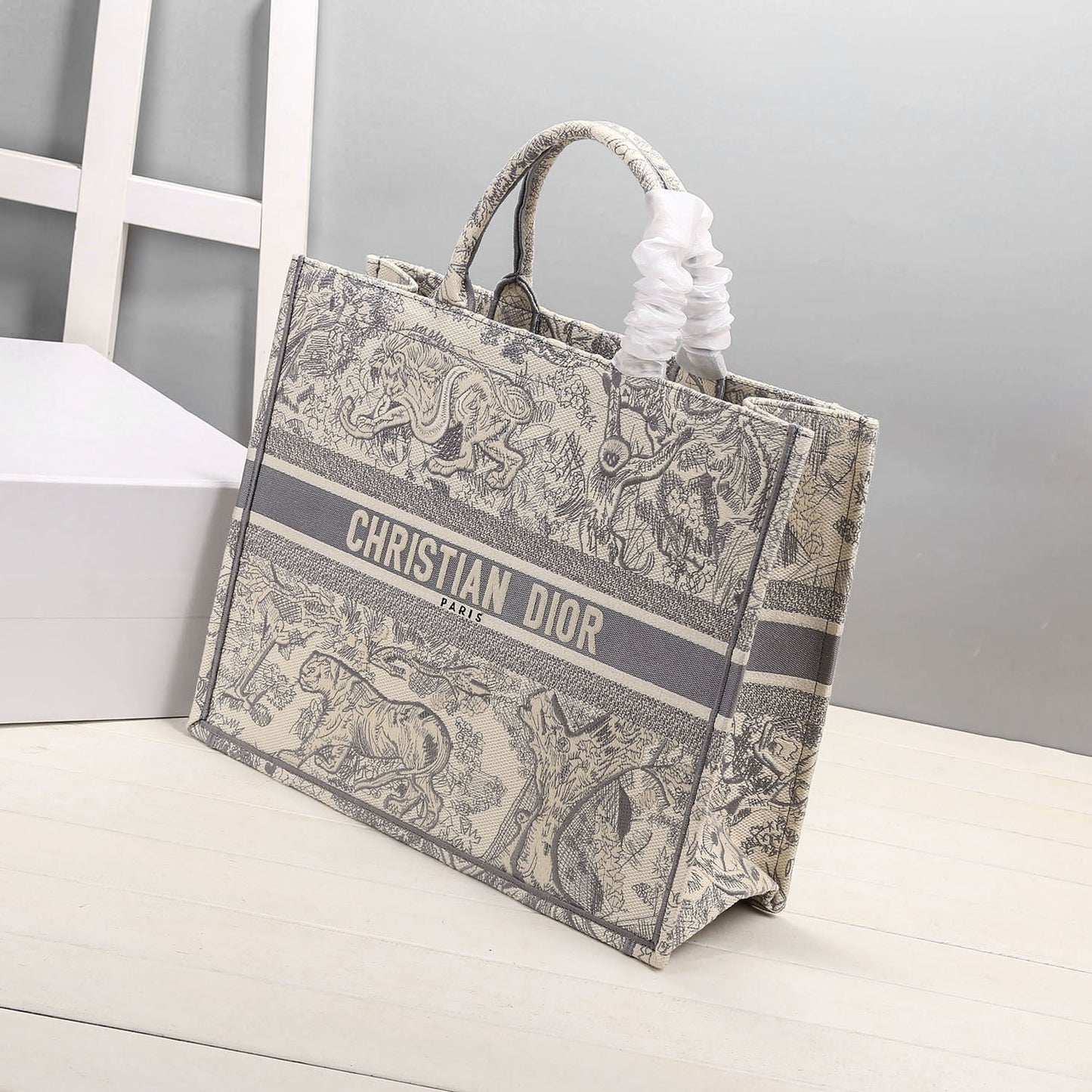 Top Quality MeTop Qualityum Book Tote Bag By Maria Grazia Chiuri Grey For Women 14in/36cm CD M1296ZTDT_M932