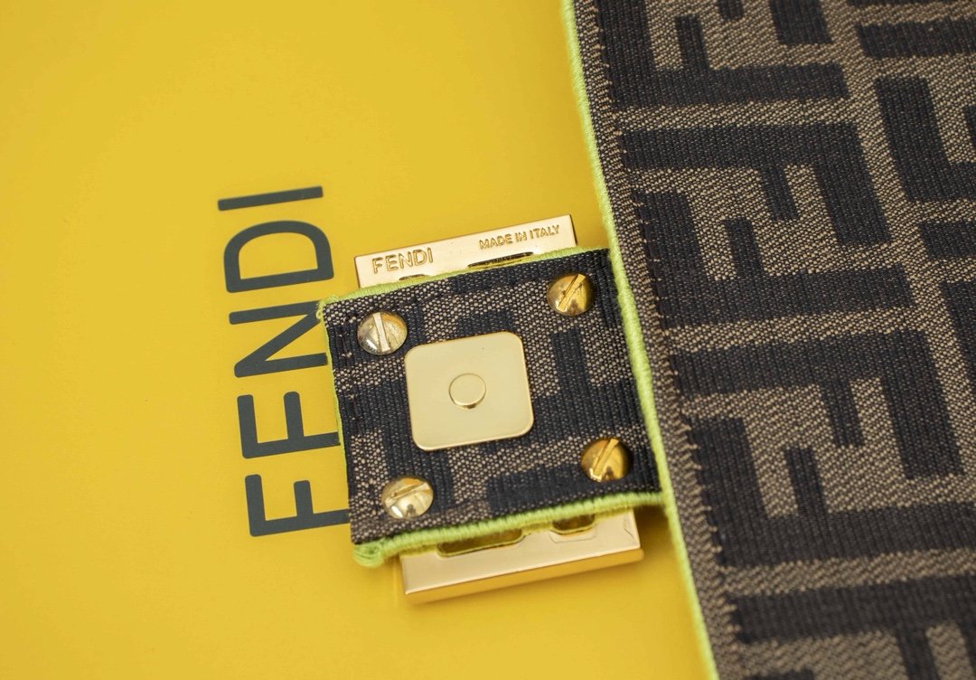 EN - New 1:1 rep  Bags FEI 162