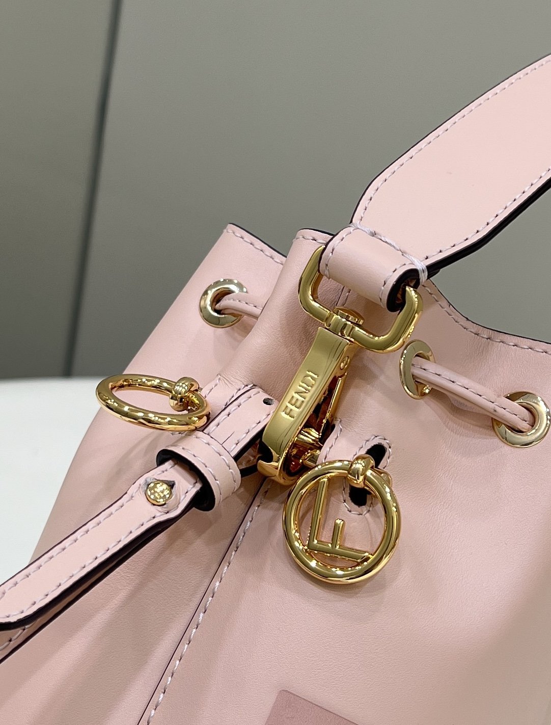 Top QualityTop Quality Mon Tresor Pale Pink For Women, Women’s Handbags, Shoulder And Crossbody Bags 7.1in/18cm FF 8BS010AC9LF14N1