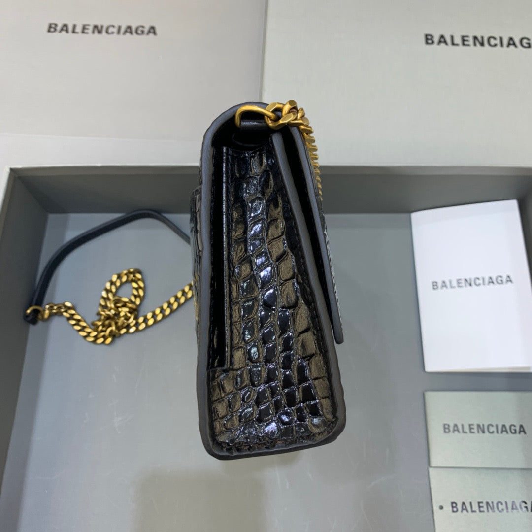 Top Quality Hourglass Wallet On Chain in Black, For Women,  Bags 9in/23cm