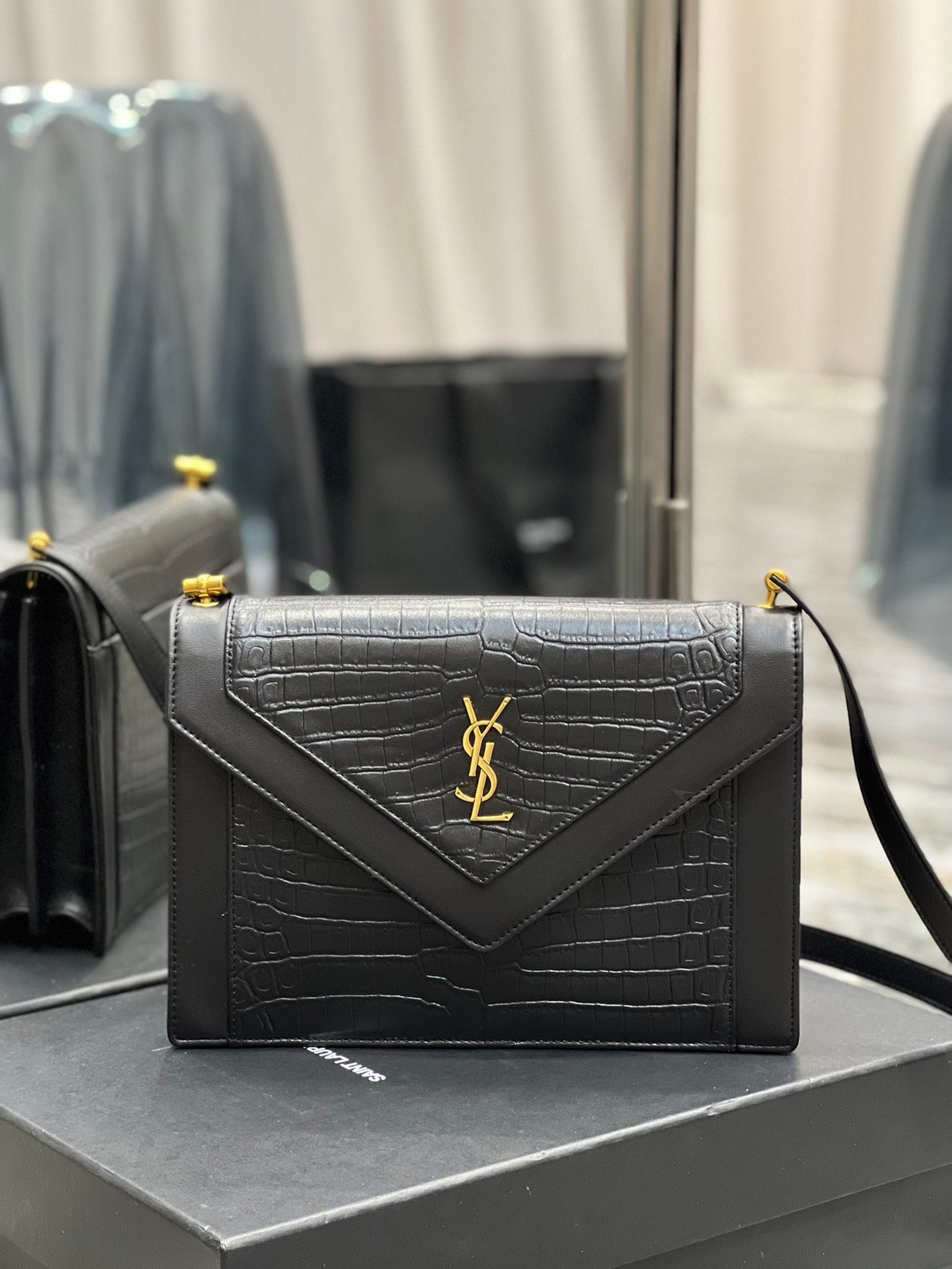 Top Quality Gaby Satchel Bag In Black With Gold Toned Hardware For Women 10.2in/26cm YSl 695724DZEUW1000
