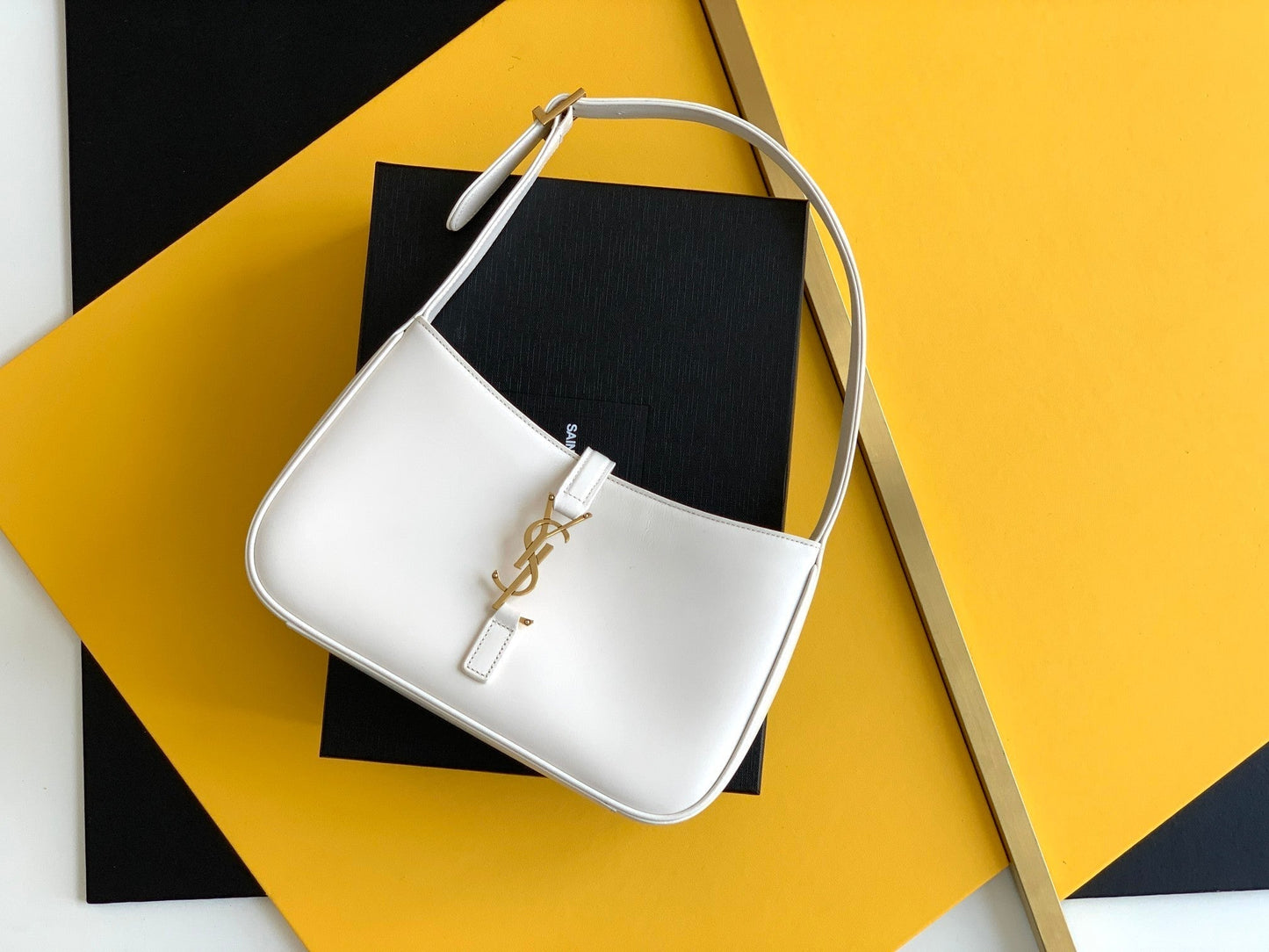Top Quality LE 5 À 7 Hobo Bag White Material For Women 9in/23cm YSL 6572282R20W9207