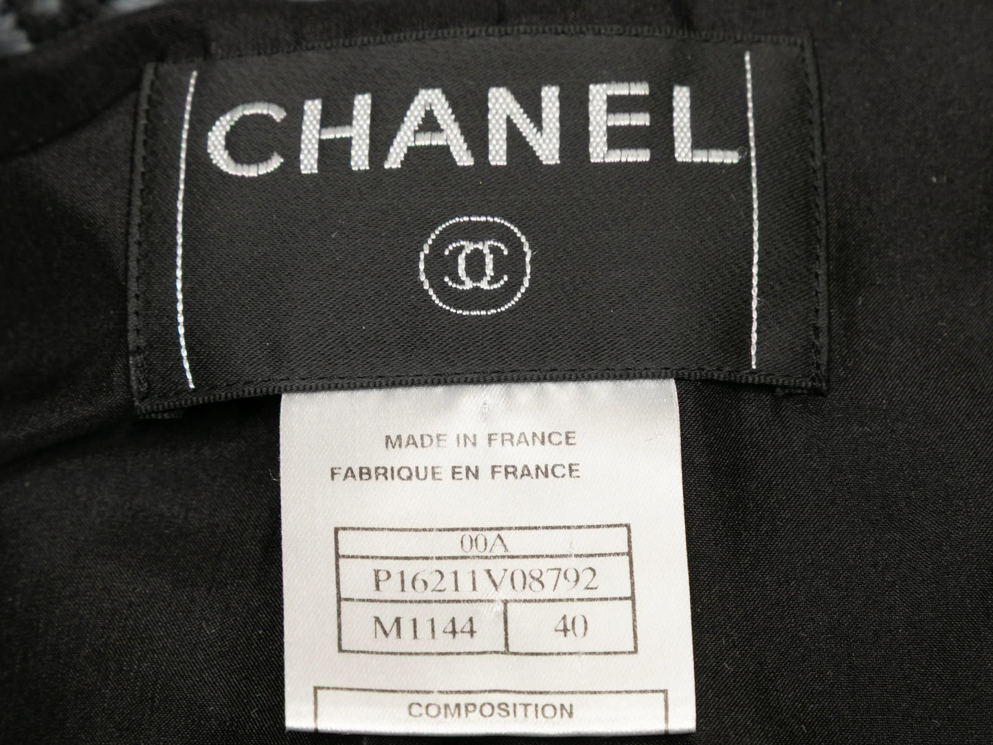Grey & Black Chanel Fall/Winter 2000 Wool Tweed Blazer Size FR 40