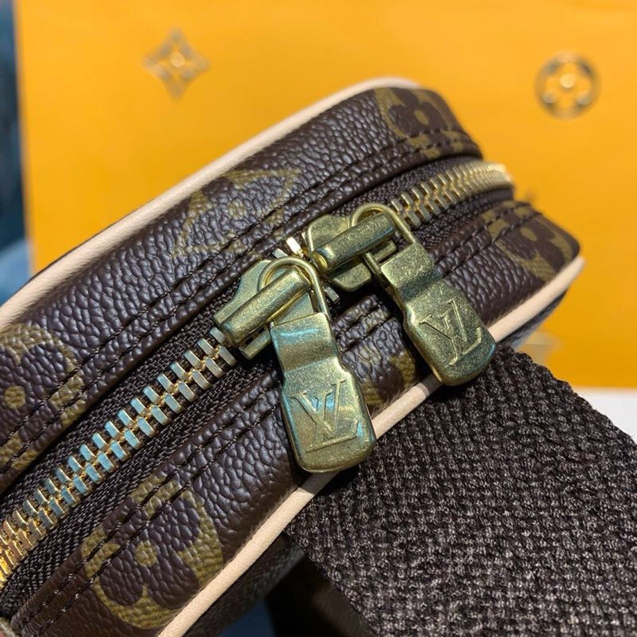 Top Quality Pochette Gange Monogram Canvas For Women, WoBags, Crossbody Bags 9.1in/23.1cm Top Quality M51870