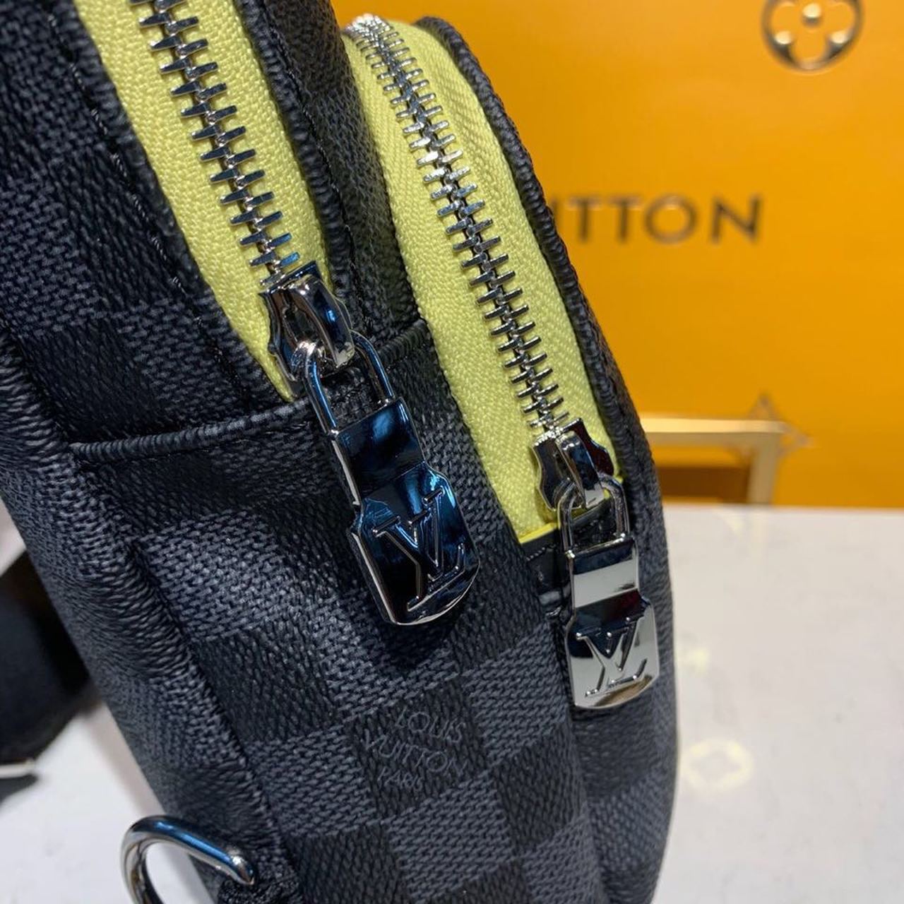 Top Quality Avenue Sling Bag Damier Graphite Canvas Yellow For Men, Bags, Crossbody Bags 12.2in/31cm Top Quality N42424