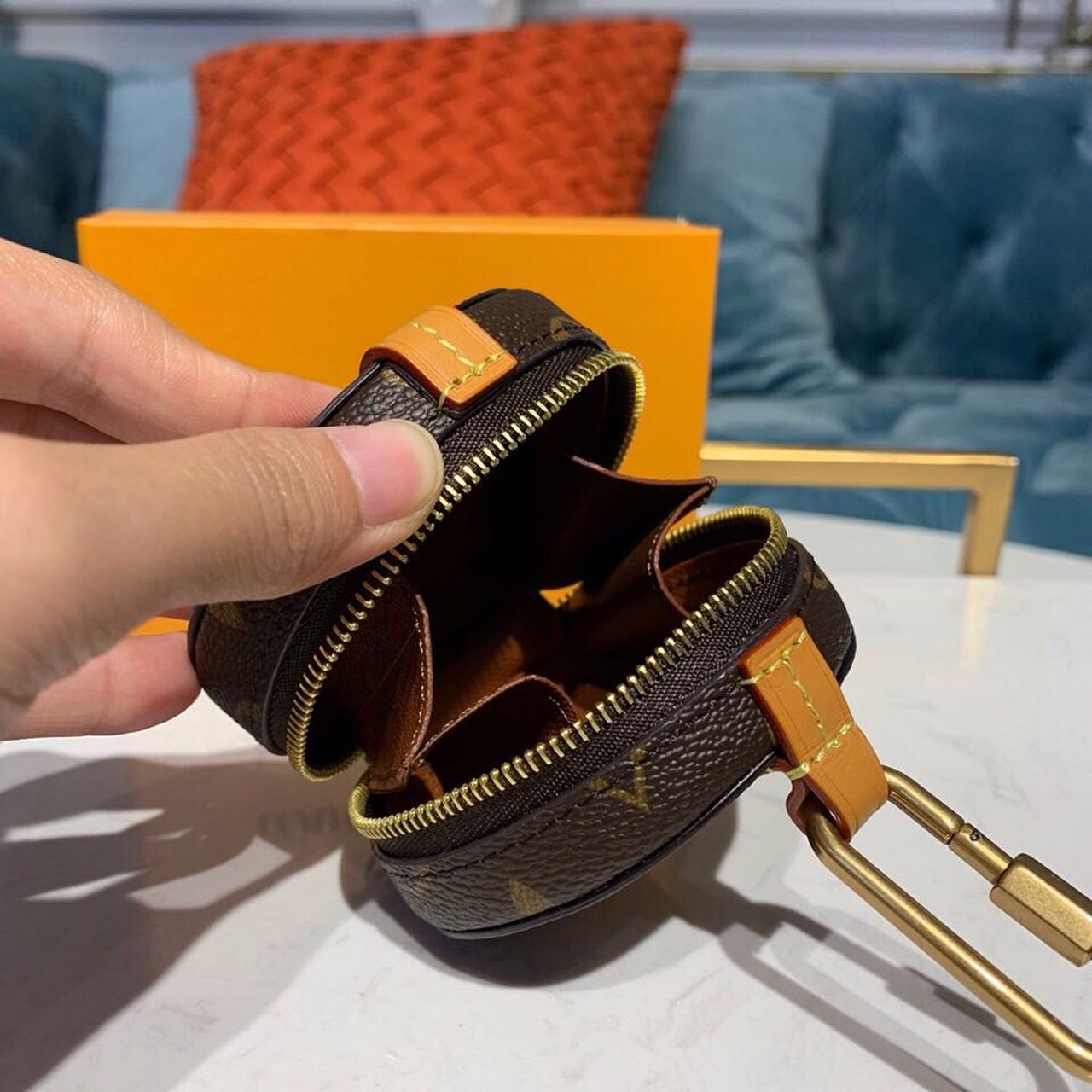 Top Quality Round Case Monogram Canvas By Virgil Abloh For Women, Womens Bags 3.1in/8cm Top Quality M68524