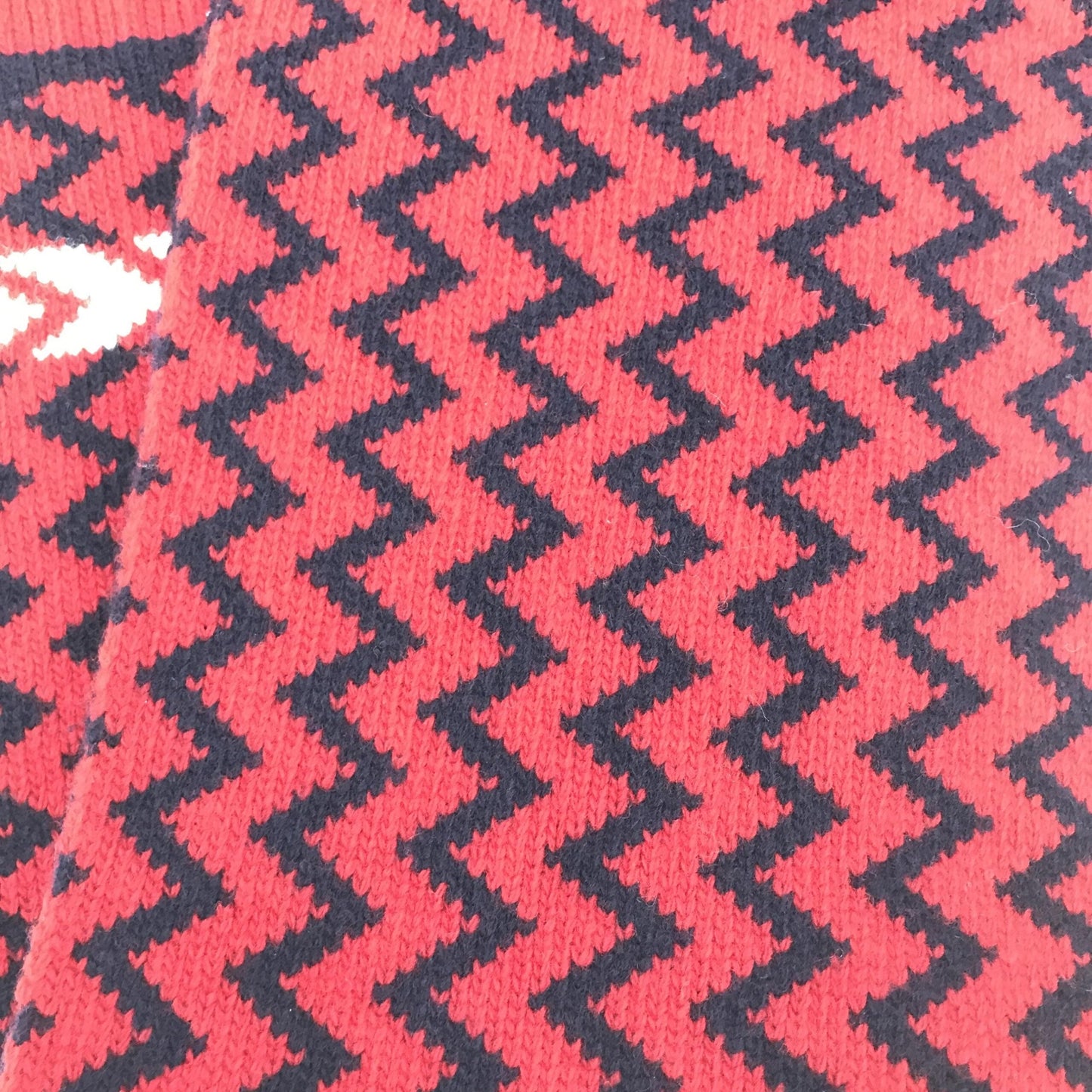 Gucci Red Zigzag Wool Knit Women's Scarf ( )