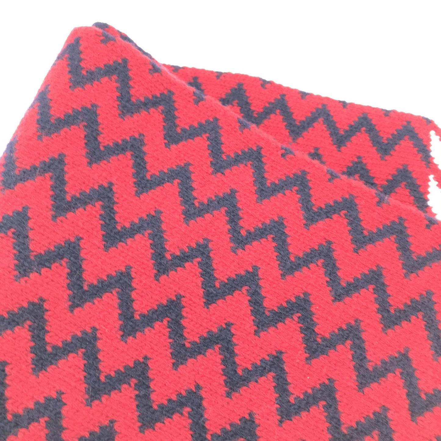 Gucci Red Zigzag Wool Knit Women's Scarf ( )