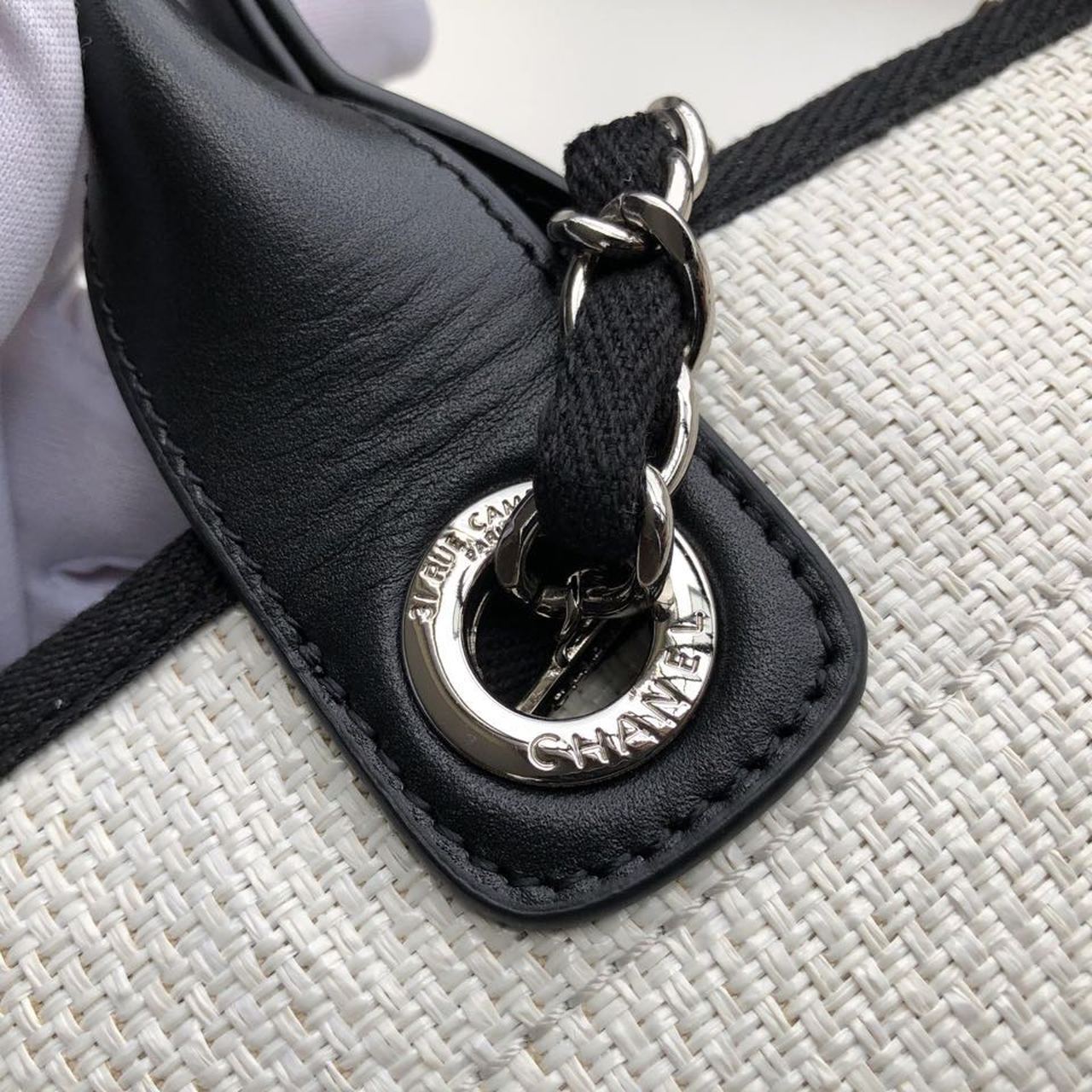 CHLSmall Shopping Bag Silver Hardware White For Women, Women’s Handbags, Shoulder Bags 15in/39cm AS3257