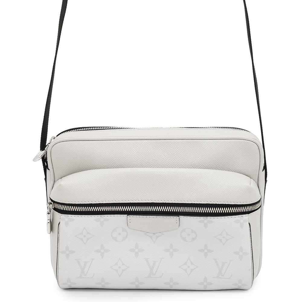 LOUIS VUITTON Outdoor Messenger Taigarama BlancM30873 Monogram Taiga Leather