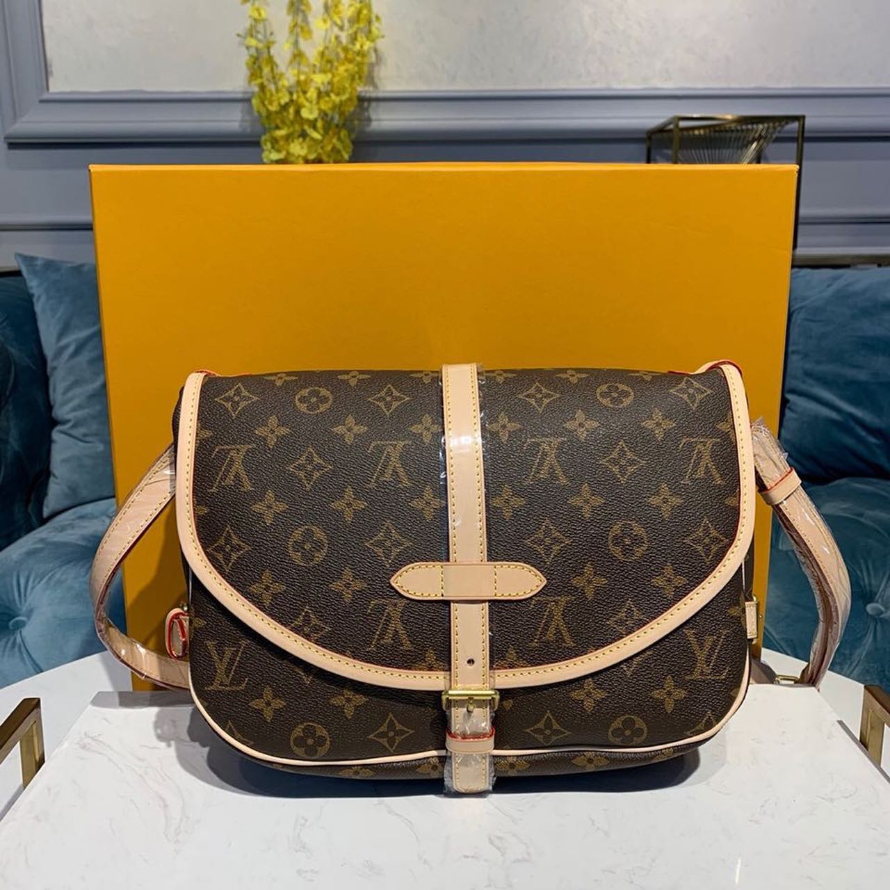 Top Quality Saumur MM Monogram Canvas For Women, Womens Handbags, Shoulder And Crossbody Bags 11.8in/30cm Top Quality M40710