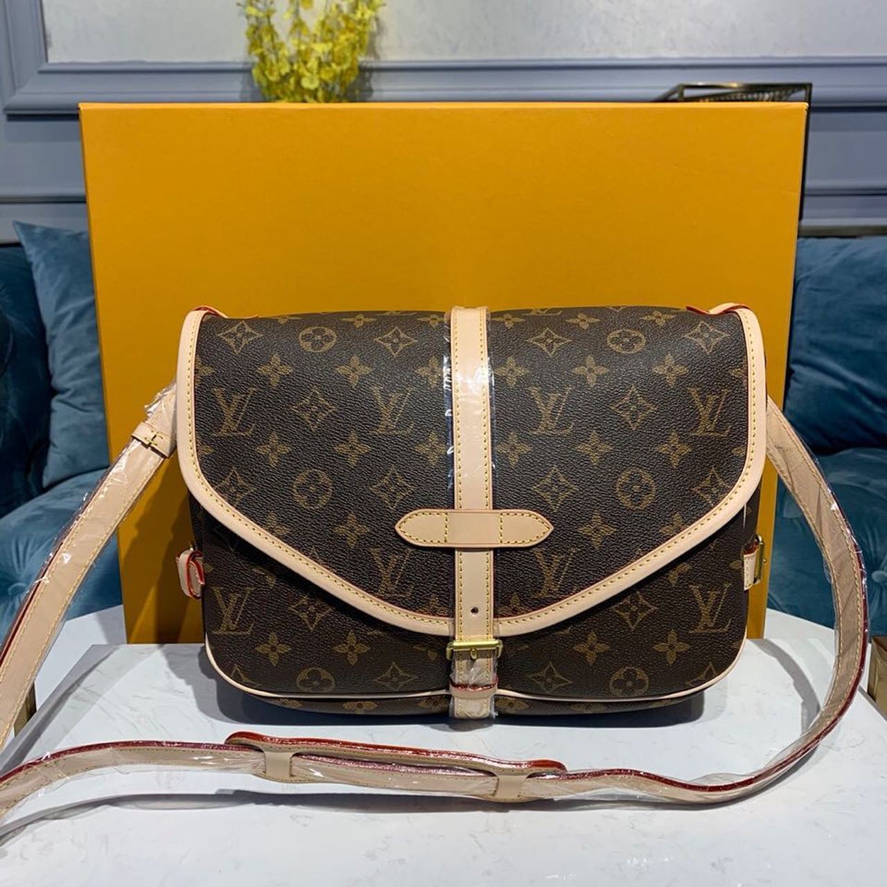 Top Quality Saumur MM Monogram Canvas For Women, Womens Handbags, Shoulder And Crossbody Bags 11.8in/30cm Top Quality M40710