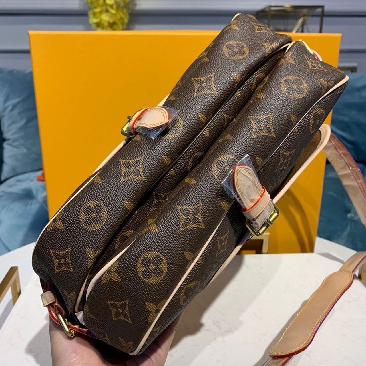 Top Quality Saumur MM Monogram Canvas For Women, Womens Handbags, Shoulder And Crossbody Bags 11.8in/30cm Top Quality M40710
