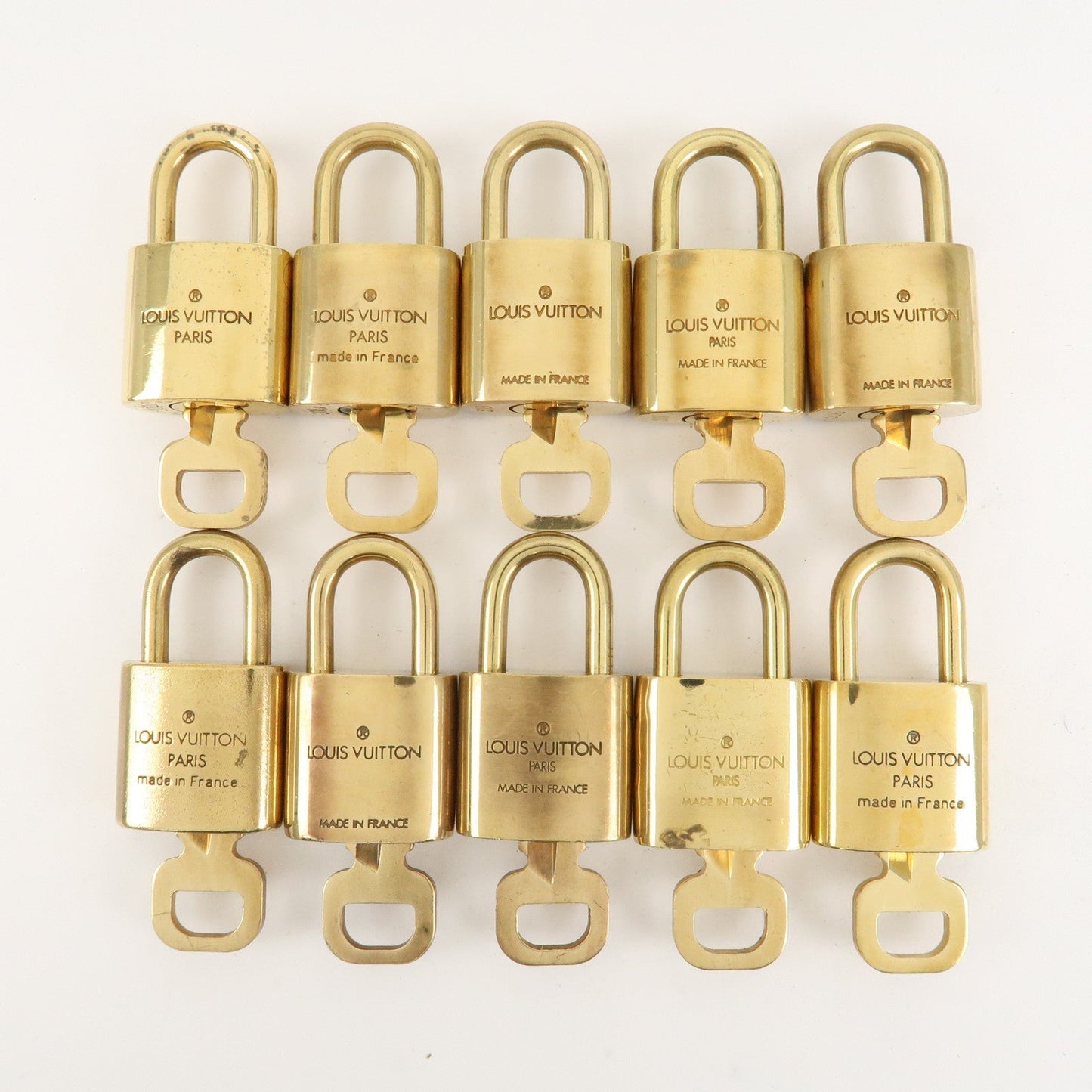 Louis Vuitton Set of 10 Lock & Key Cadena Key Lock Metal Gold  d