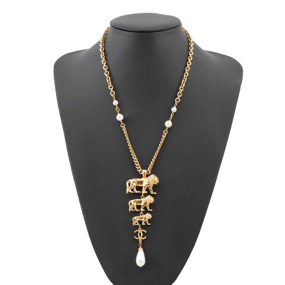 CHANEL Lion Necklace Gold Metal Faux Pearl