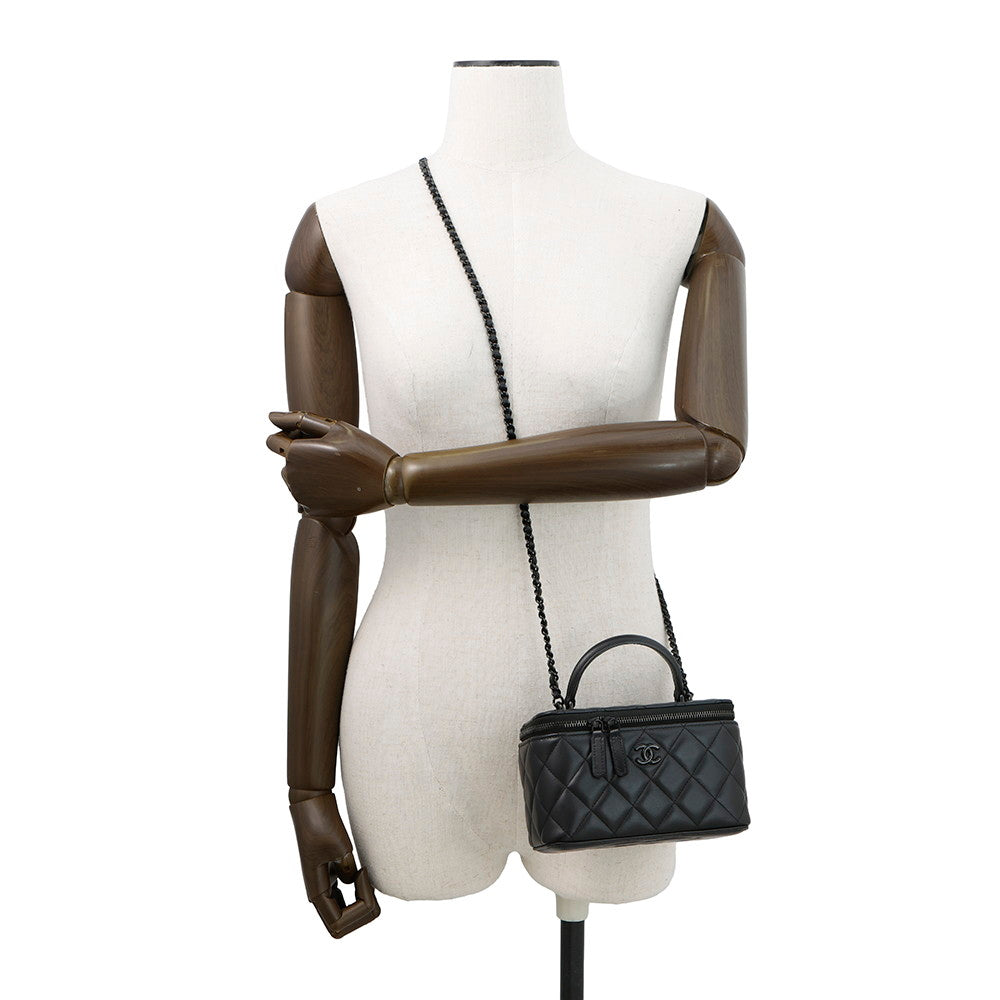CHANEL Matelasse 2WAY Vanity Case BlackAP2199 Lambskin