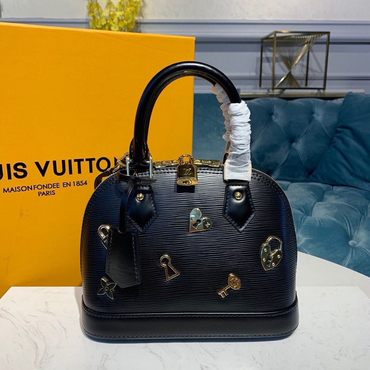 Top Quality Alma BB Epi Black For Women,  Shoulder And Crossbody Bags 9.2in/23.5cm Top Quality M52884