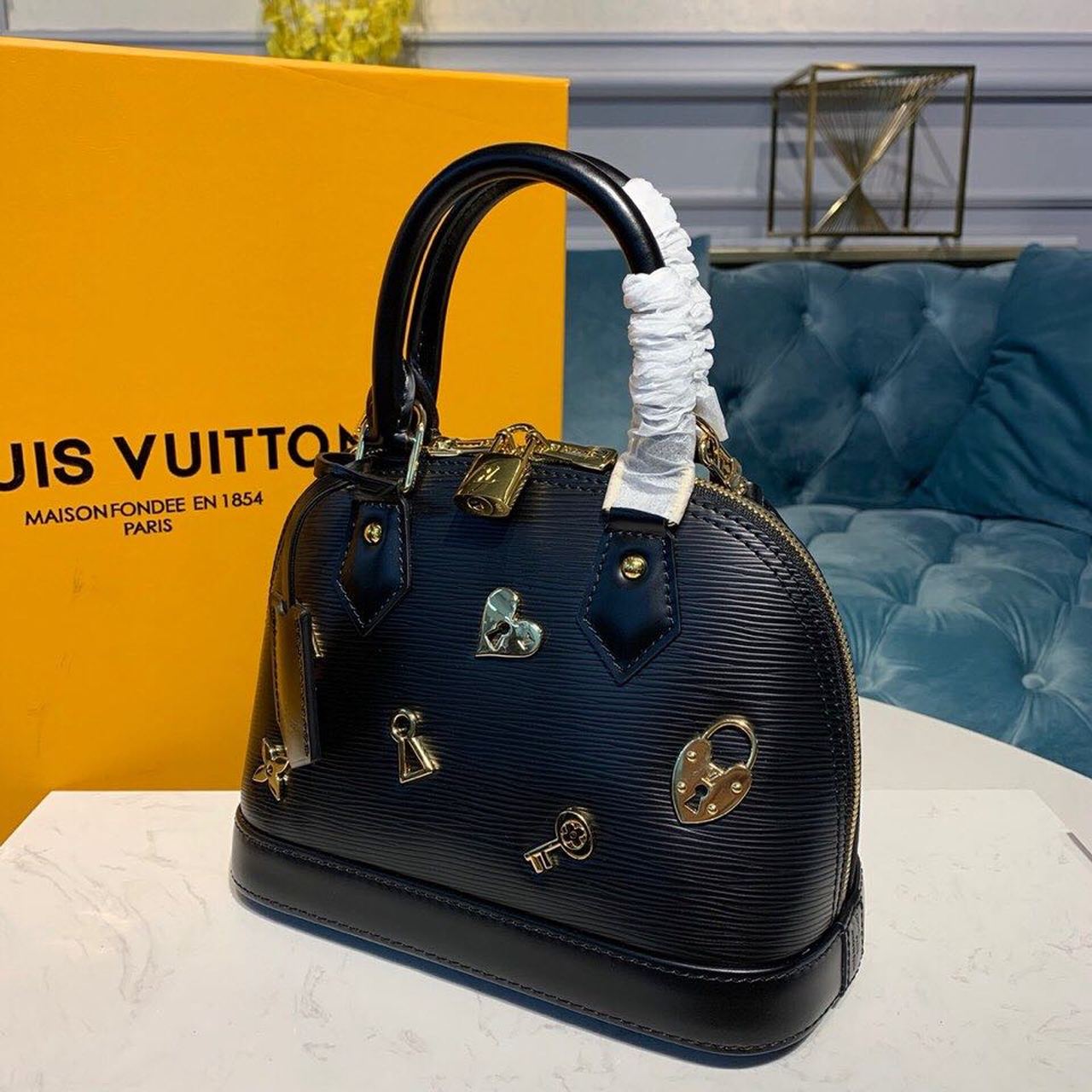 Top Quality Alma BB Epi Black For Women,  Shoulder And Crossbody Bags 9.2in/23.5cm Top Quality M52884