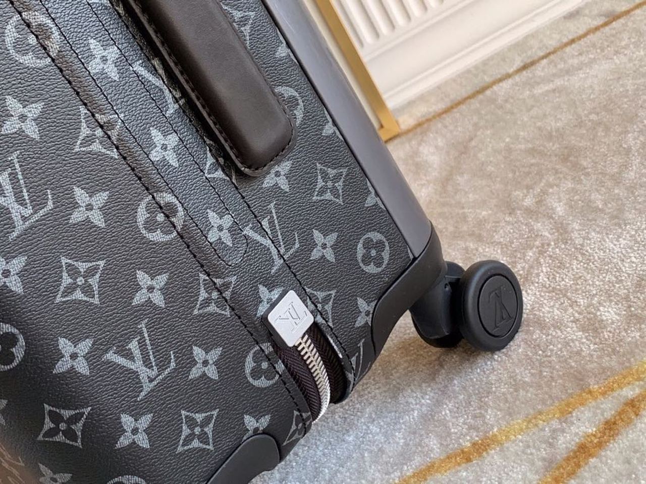 Top Quality Horizon 55 Monogram Eclipse Canvas For Men, LuGucciage 21.7in/55cm Top Quality M23002