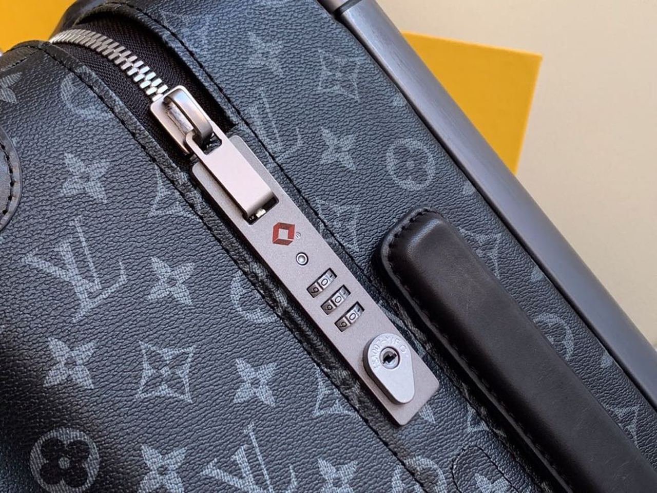 Top Quality Horizon 55 Monogram Eclipse Canvas For Men, LuGucciage 21.7in/55cm Top Quality M23002