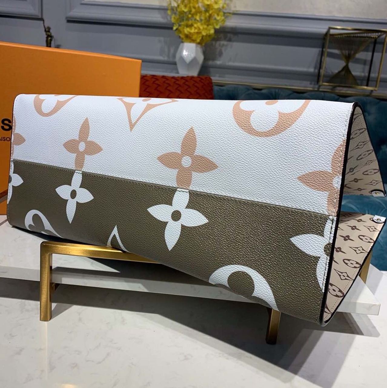 Top Quality OnTheGo GM Tote Bag Monogram Giant Canvas Khaki/Cream/Beige For Women,  Shoulder Bags 16.3in/41.5cm Top Quality M44571