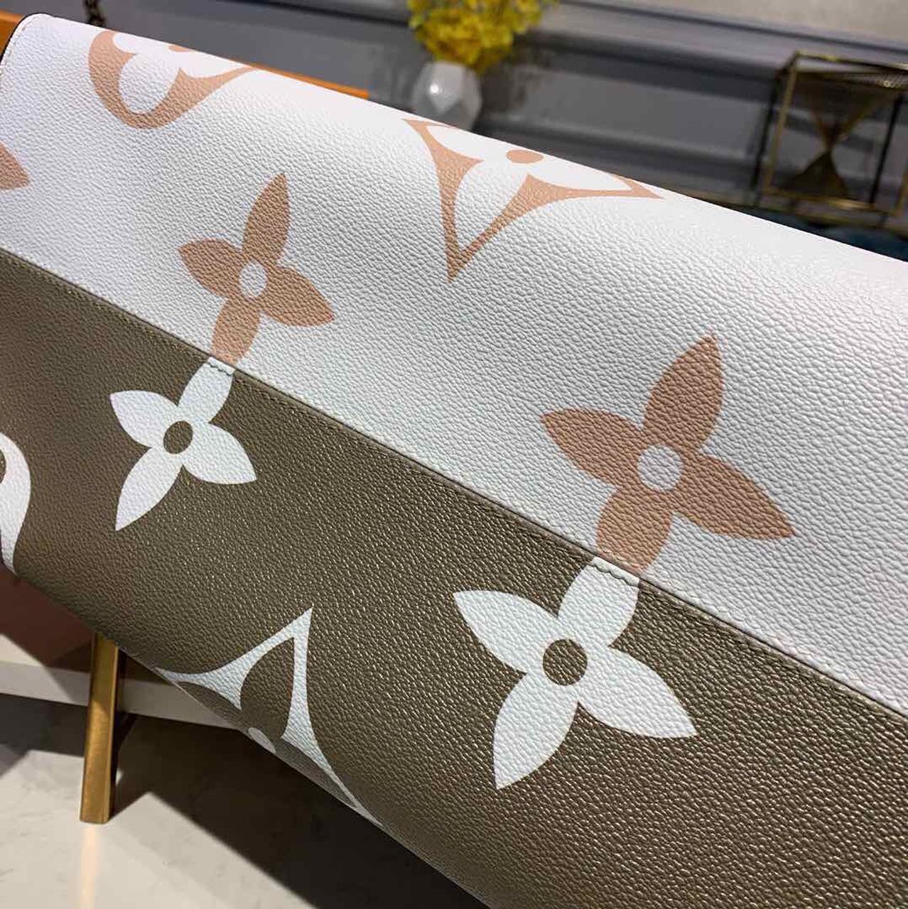 Top Quality OnTheGo GM Tote Bag Monogram Giant Canvas Khaki/Cream/Beige For Women,  Shoulder Bags 16.3in/41.5cm Top Quality M44571