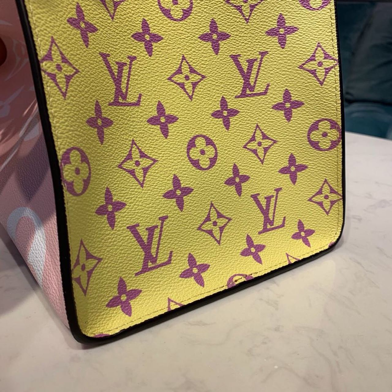 Top Quality OnTheGo GM Tote Bag Monogram Giant Canvas Red/Pink/Yellow For Women,  Shoulder Bags 16.3in/41.5cm Top Quality M44569