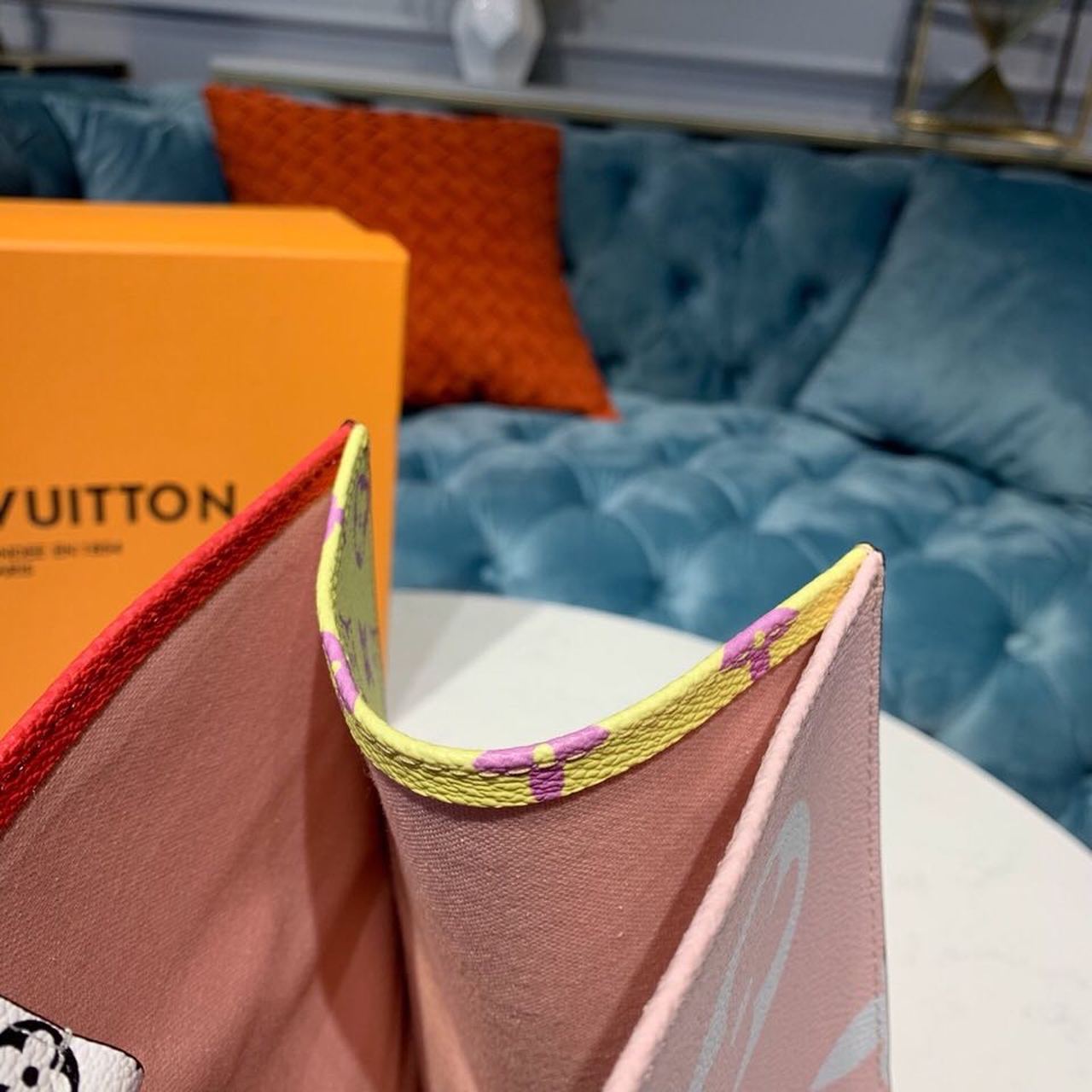 Top Quality OnTheGo GM Tote Bag Monogram Giant Canvas Red/Pink/Yellow For Women,  Shoulder Bags 16.3in/41.5cm Top Quality M44569