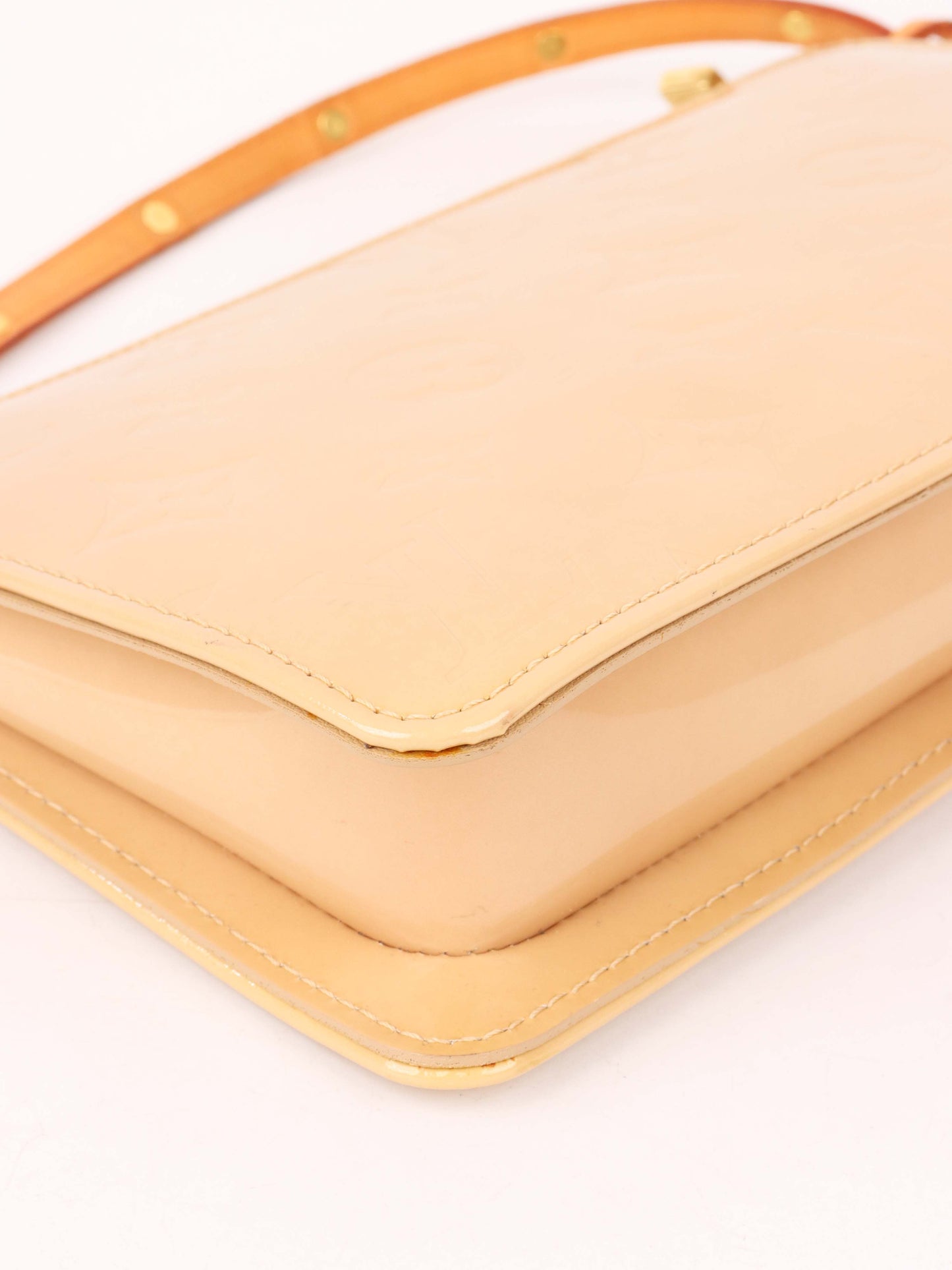 Louis Vuitton Beige Monogram Vernis Lexington Pochette.