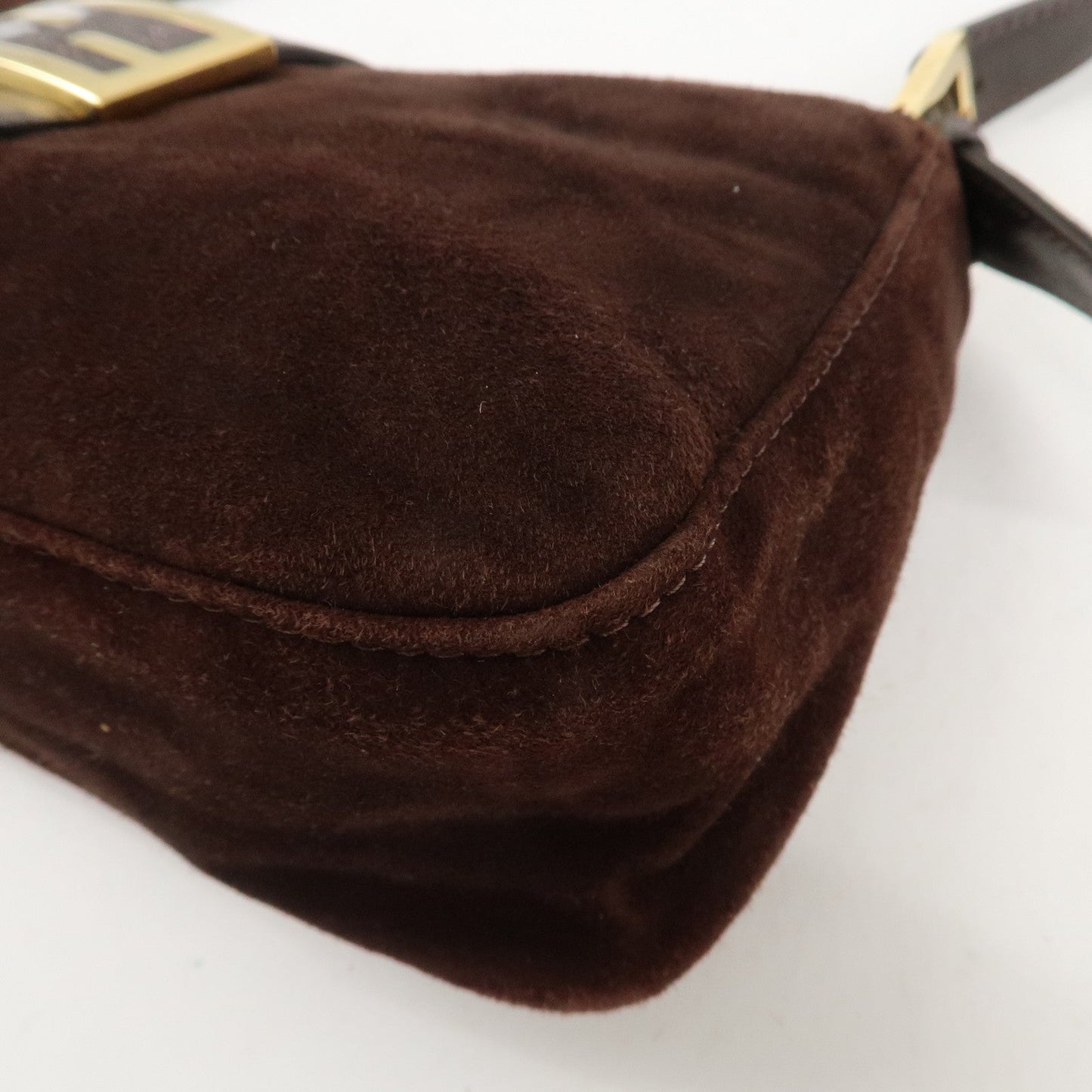 FENDI Suede Leather Shoulder Bag Dark Brown 26722  d