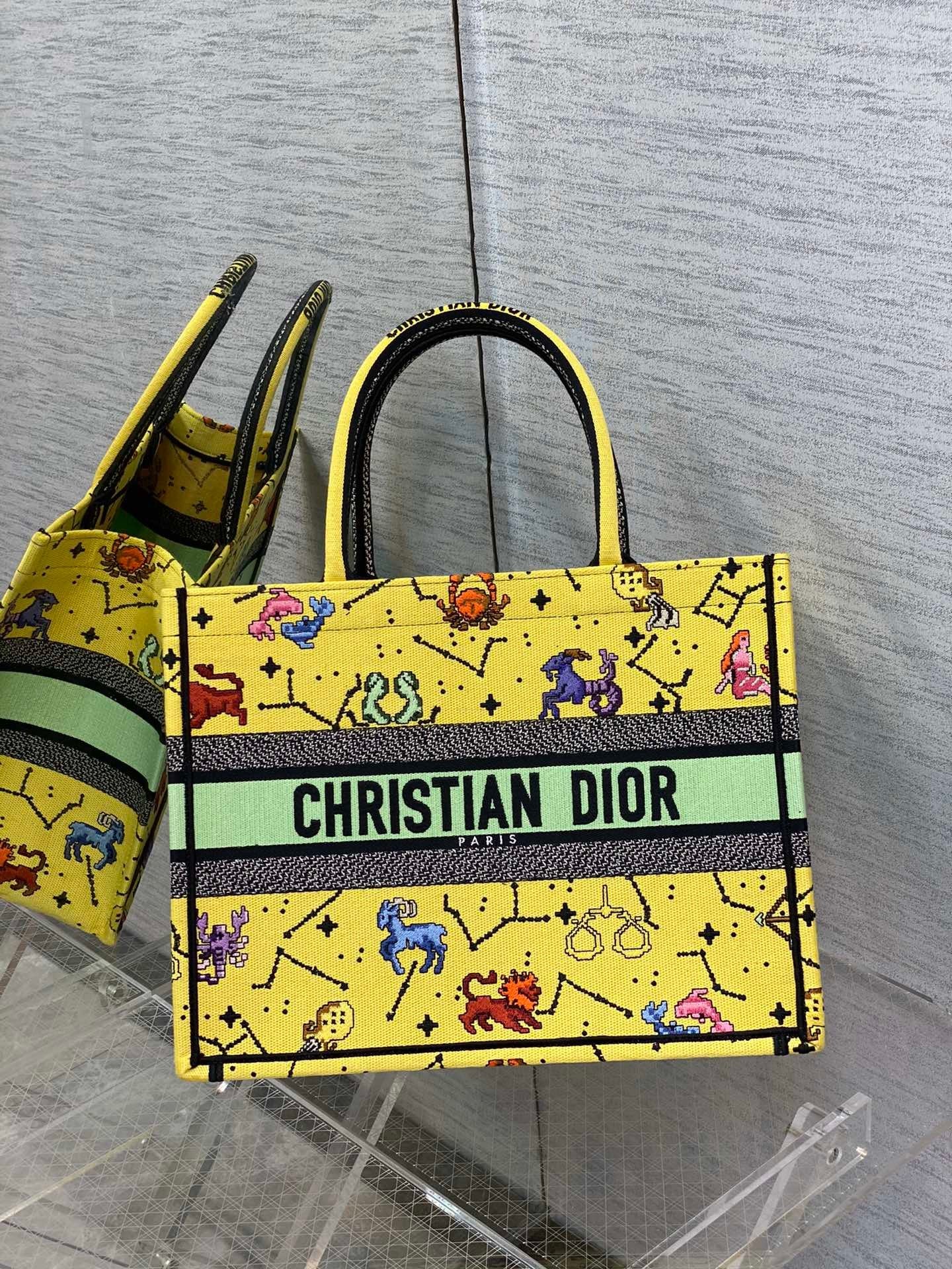 Top Quality MeTop Qualityum Book Tote Yellow Multicolor, For Women, Womens Handbags 14in/36cm CD