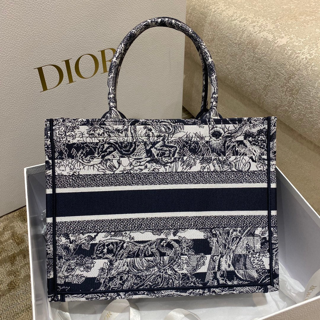 Top Quality MeTop Qualityum Book Tote Toile de Jouy Stripes Embroidery, Navy Blue, For Women Women’s Handbags, 36cm CD M1296ZRLP_M928