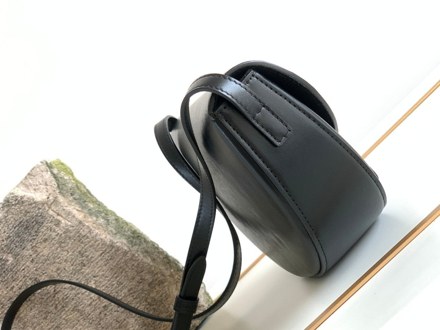 Top Quality BesaTop Quality Cuir Triomphe Bag Black For Women 9in/23cm 