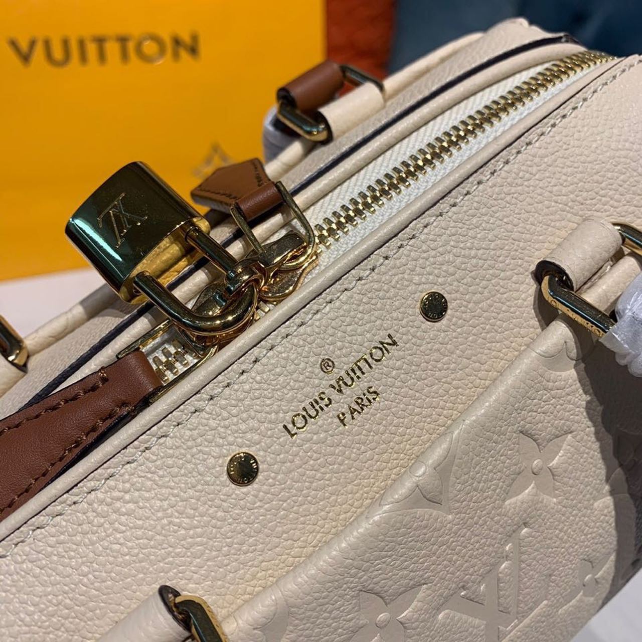 Top Quality Speedy Bandouliere 20 Monogram Empreinte Creme For Women,  Shoulder And Crossbody Bags 7.8in/20cm Top Quality