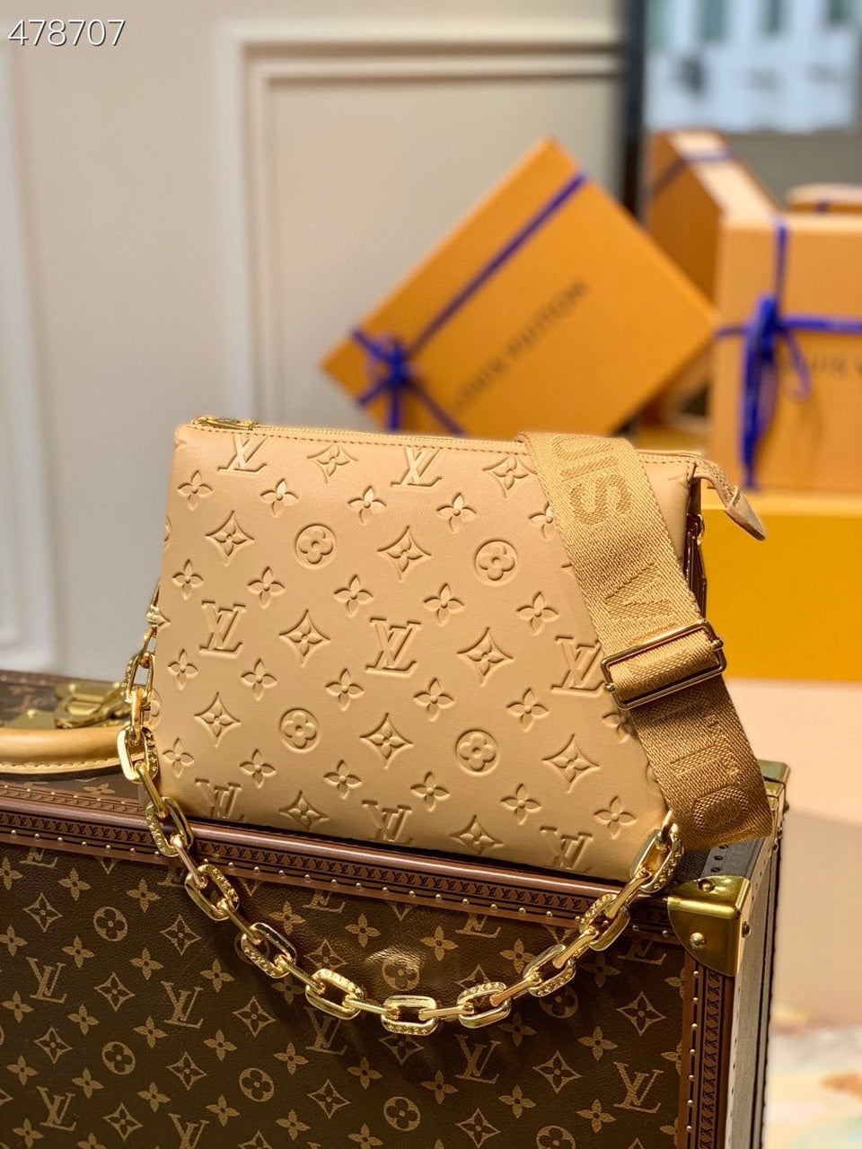 Top Quality Coussin PM Monogram Embossed Puffy Cream For Women, Womens Handbags, Shoulder And Crossbody Bags 10.2in/26cm Top Quality